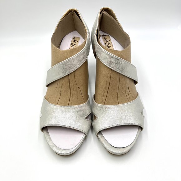 10W 10 WIDE Lifestride Womens Mega Faux Silver Leather Pumps Heels‎ Shoes - Picture 2 of 14